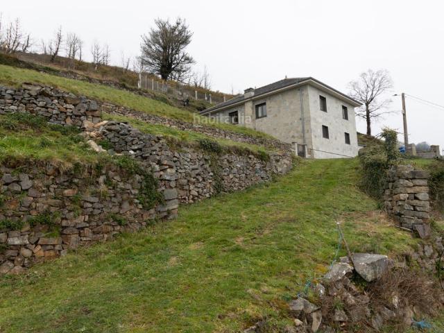 Casa en venta en Tineo. Casa y Panera para entrar a vivir en plena naturaleza. Casas.