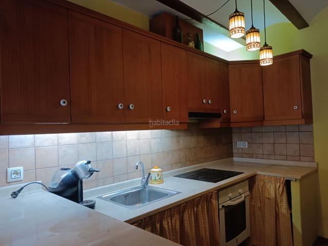 Casa en venta en Tírig. Casa en Tirig,un pueblo del Maestrat,muy bonito y tranquilo tanto el pueblo,como la calle donde está ubicada la casa. Casas.