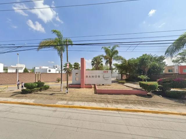 Casa en Venta en Tlajomulco de Zúñiga, Fraccionamiento Privado PROPIEDAD ADJUDICADA