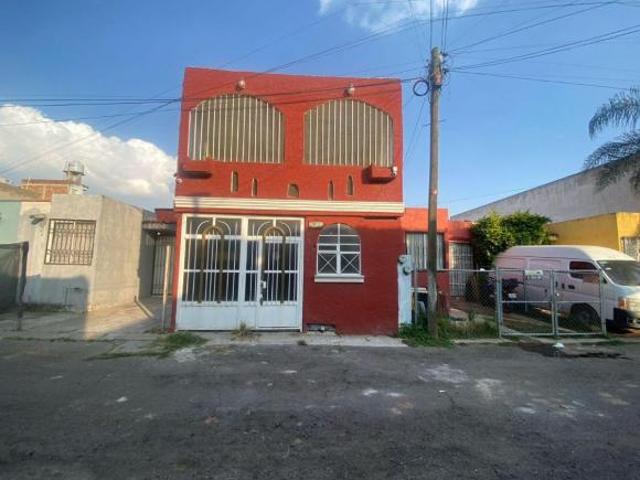 CASA EN VENTA EN TLAQUEPAQUE, JALISCO PASEOS DEL PRADO