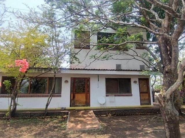 Casa y terreno de gran extensión en venta en Tlayacapan Morelos