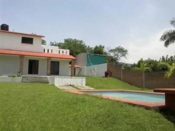 Casa en Venta en Tlayacapan, Morelos: Espaciosa y con Excelente Ubicación
