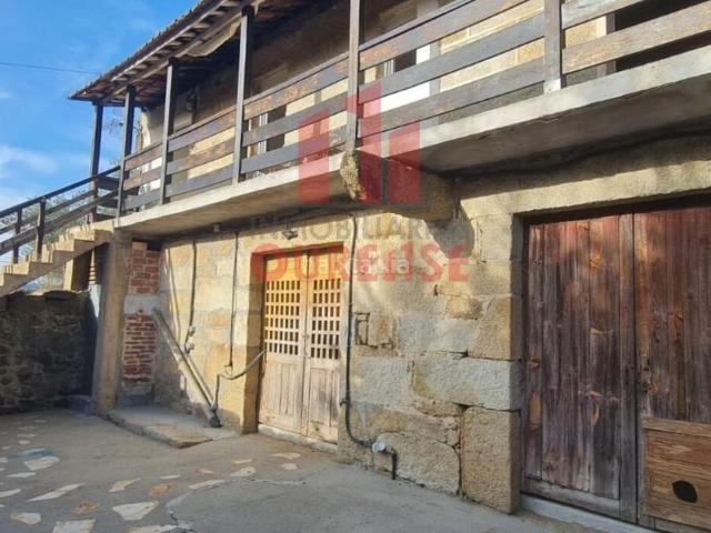 Casa en venta en Toén. CASA CON GRAN PARCELA EN ALONGOS TOÉN OURENSE. Casas.