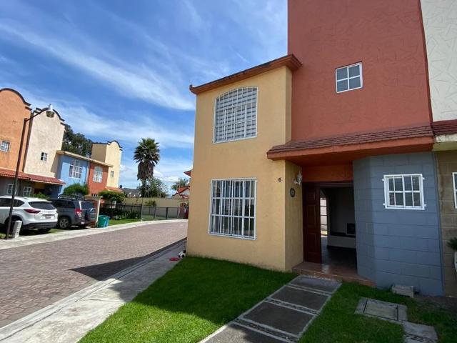 Casa en Venta en Toluca zona Plaza Sendero Aeropuerto | 4 Rec?maras y Jard?n