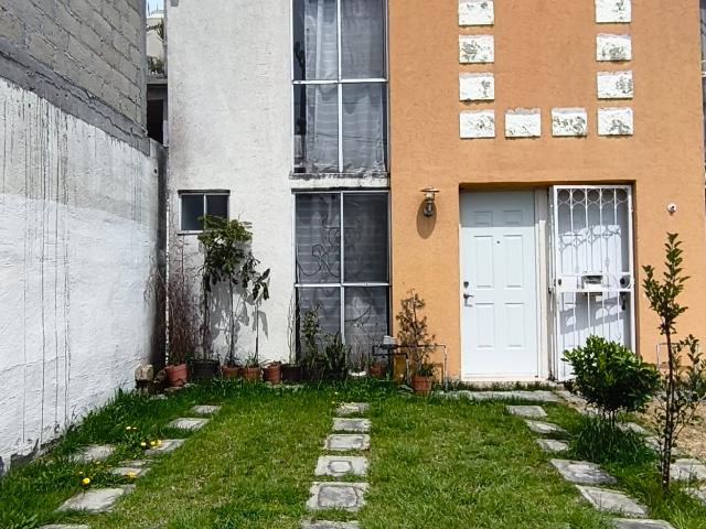 CASA EN VENTA EN TOLUCA COL. GALAXIAS