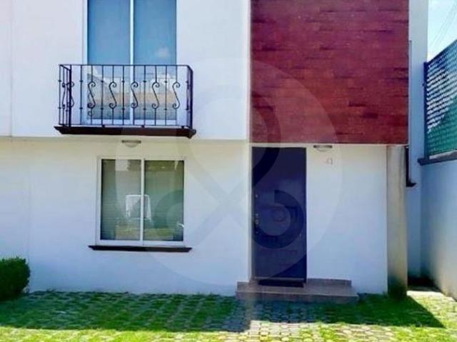 Casa en Venta en Toluca, Fraccionamiento La Joya