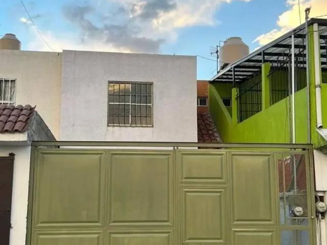 Casa en venta en Toluca, fraccionamiento seguro en San Pedro Totoltepec