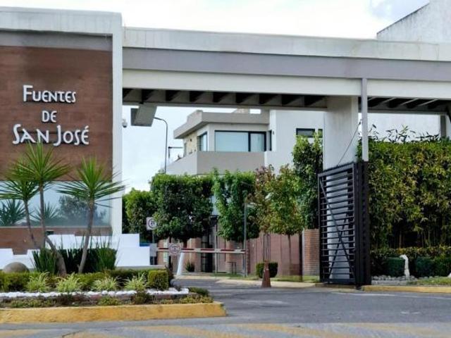 CASA EN VENTA, EN TOLUCA, FUENTES DE SAN JOSÉ