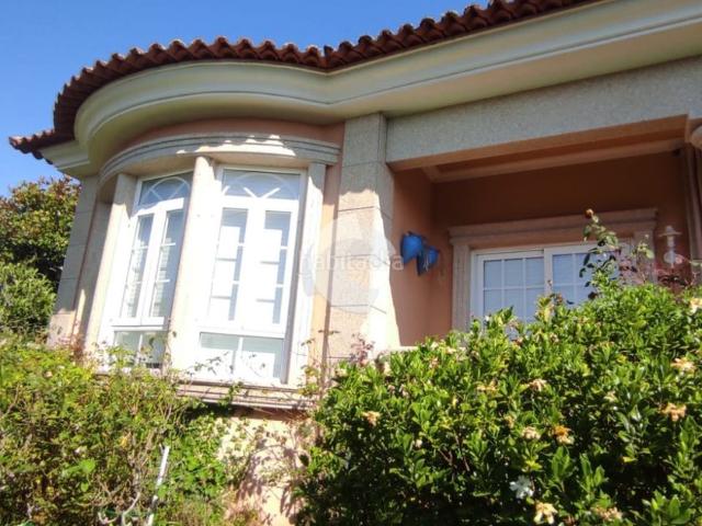 Casa en venta en Tomiño. Venta de propiedad en la zona de Tomiño lista para entrar a vivir ! Casa totalmente independiente de excelentes calidades con una. Casas.