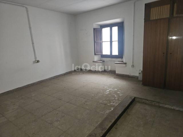 Casa en venta en Tona. EDIFICIO PARAR REHABILITAR EN EL CENTRO DE TONA. Casas.