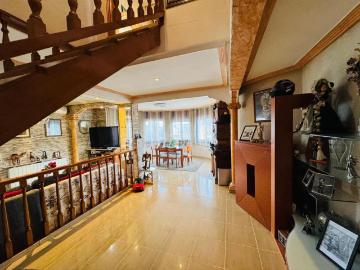 Casa en venta en Tona. OPORTUNIDAD CASA CON NEGOCIO EN TONA. Casas.