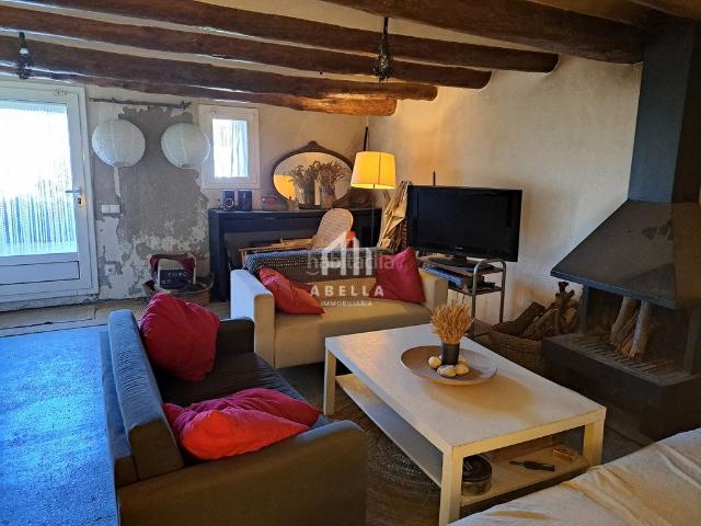 Casa en venta en Tornabous. Tu Refugio Perfecto Te Espera Casa de Pueblo con Jardín, Terraza y Vistas de Ensueño en La Guàrdia dUrgell. Casas.
