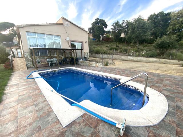 Casa en venta en Tordera, Mas Mora Sant Daniel. CASA INDEPENDIENTE CON PISCINA Y VISTAS AL MAR. Casas.