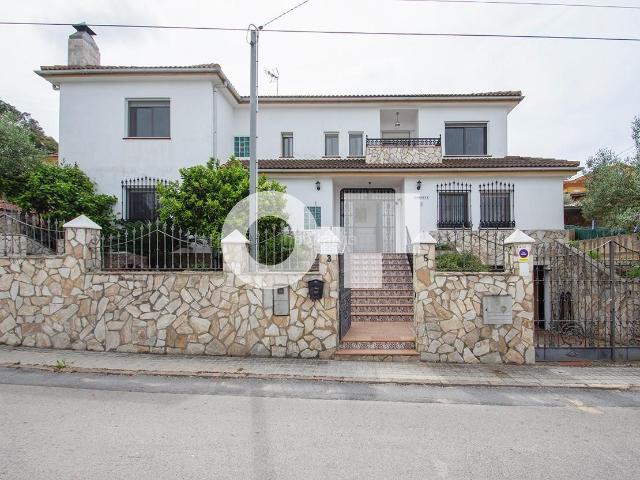 Casa en venta en Tordera, Mas Mora Sant Daniel. LICENCIA TURÍSTICA PISCINA DE AGUA SALADA 7 HABITACIONES EXTERIORES GRAN PARCELA TERRAZA CHILL OUT VISTAS PANORÁMICAS PLACAS. Casas.