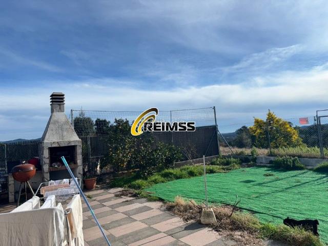 Casa en venta en Tordera, Niàgara Parc Àgora Parc. Dos viviendas totalmente independientes y un apartamento adicional, con un total de 6 habitaciones a solo 13 km de BLANES. Casas.