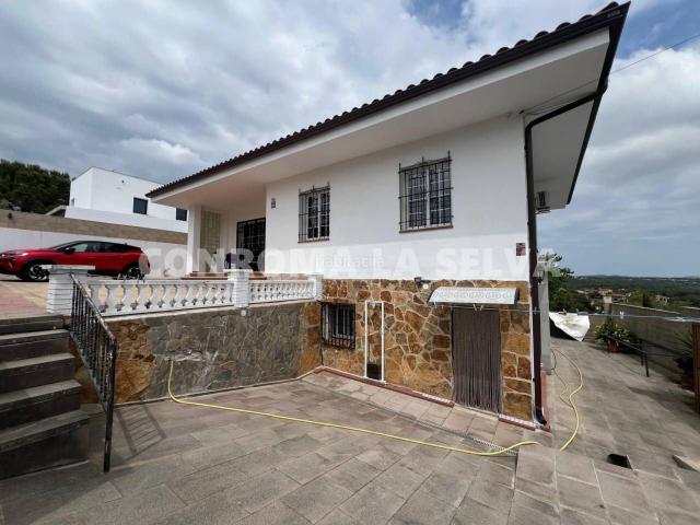 Casa en venta en Tordera, Niàgara Parc Àgora Parc. Venta de casa espaciosa con piscina en Urbanitzacions Niàgara ParcÀgora ParcRocaRossa, Tordera. Casas.