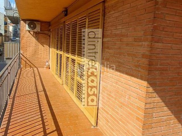Casa en venta en Tordera, Sant Pere. ESPECTACULAR CASA CON 2 VIVIENDAS INDEPENDIENTES Y GARAJE. Casas.
