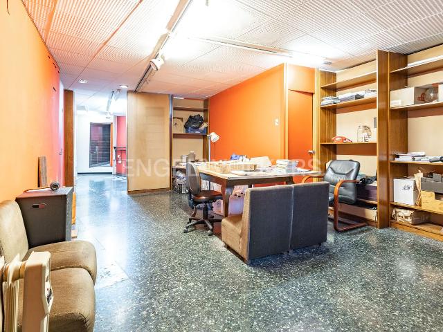 Casa adosada en venta en Torelló. Magnifica casa en el centro del Pueblo. Casas adosadas.