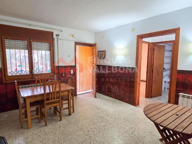 Casa en venta en Torre de Claramunt La. CASA A CUATRO VIENTOS CON PISCINA Y PARCELA EN PINEDES DE LARMENGOL. Casas Torre de Claramunt.