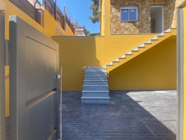 Casa en venta en Torre de Claramunt La. Casa de obra nueva en La Torre de Claramunt. Casas Torre de Claramunt.