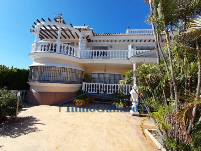 Casa en venta en Torre del Mar, Viña Málaga. Casa de lujo muy bien ubicada, estupendas vista al mar. Casas Torre del.