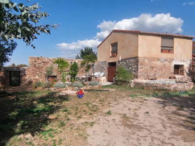 Casa en venta en Torrecaballeros. Casa Pueblo en venta en Torrecaballeros, 1 dormitorio. Casas.