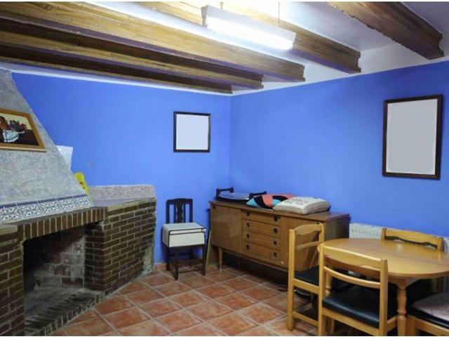 CASA EN VENTA EN TORRECILLA DE ALCAÑIZ. Ref. VL10212025