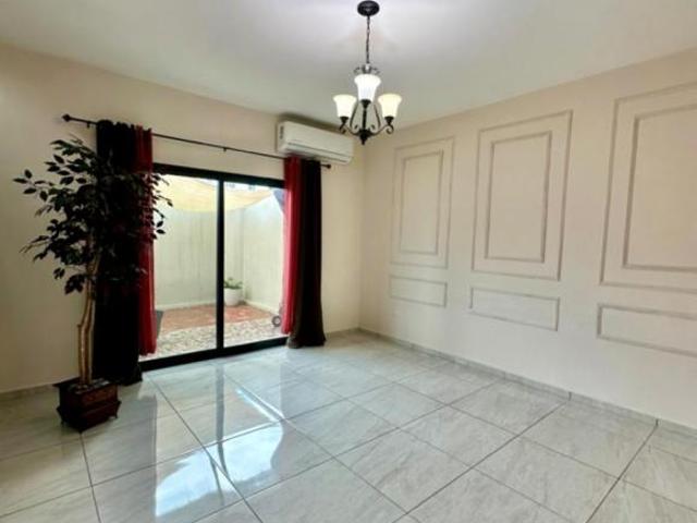 Casa en Venta en Torrealta, al Norte de Saltillo | 5 Recámaras, Roof Garden, Oficinas y Seguridad