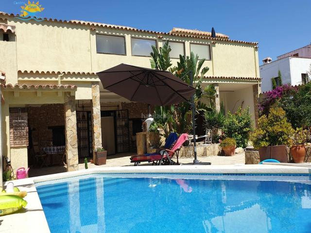 Casa en venta en Torreblanca. AlcossebreCasa. Casas.