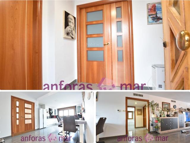 Casa en venta en Torredembarra, Els Munts Costa Dorada. Casa independiente de 481 m2 construidos en el año 2003 en un terreno de 674 m2. Es una casa muy cómoda con la peculiaridad de qu. Casas.