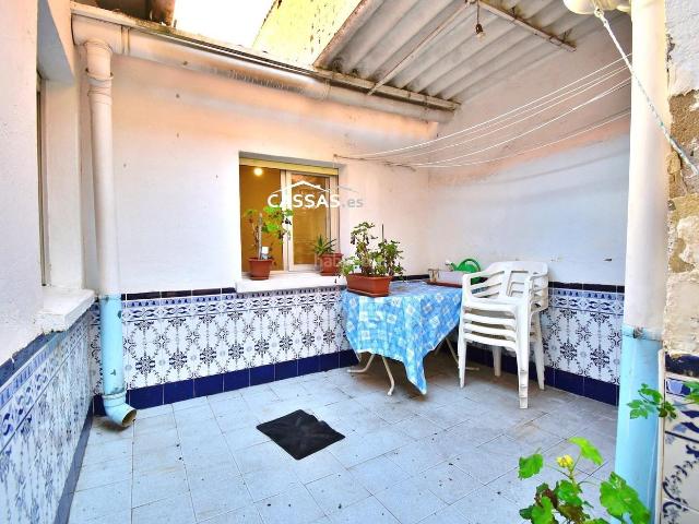 Casa en venta en Torrejón de Ardoz, Centro. ZONA CENTRO PLAZA HABANA. Casa baja de 3 habitaciones y patio. Casas Torrejón de.