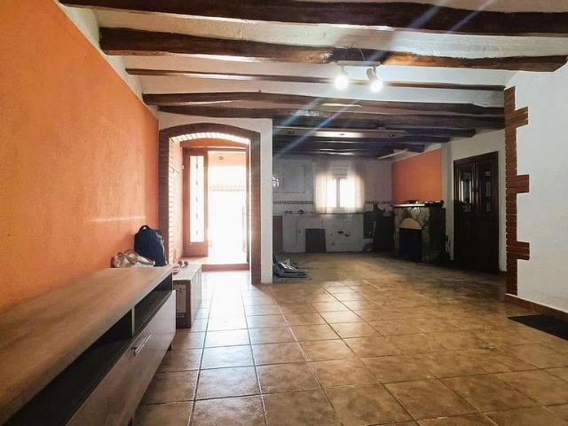 Casa adosada en venta en calle Major, Torrelavit, de 201 m² 4 habitaciones por 215.000