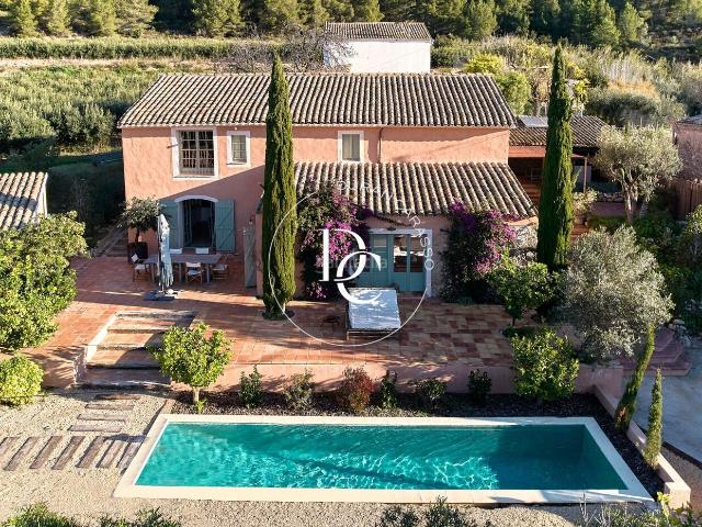 Casa en venta en Torrelles de Foix. Casa de 360 m2 con piscina y vistas en venta en Torrelles de Foix. Casas Torrelles de.