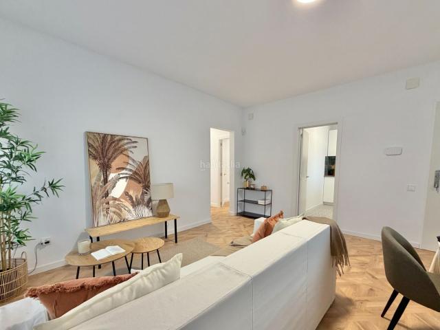 Casa en venta en Torrelles de Foix. Casa reformada con parcela de 571 m² y vistas abiertas en Torrelles de Foix. Casas Torrelles de.