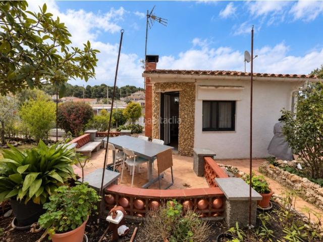 Casa en venta en Torrelles de Foix. CHALET INDEPENDIENTE A 4 VIENTOS EN VENTA EN TORRELLES DE FOIX PARCELA DE 760 m, NATURALEZA. Casas Torrelles de.