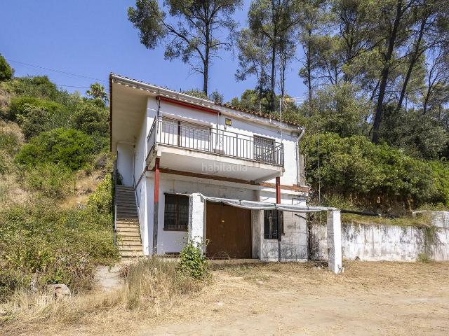 Casa en venta en Torrelles de Llobregat. Gran oportunidad de inversión para edificación de 8 viviendas. Casas Torrelles de.