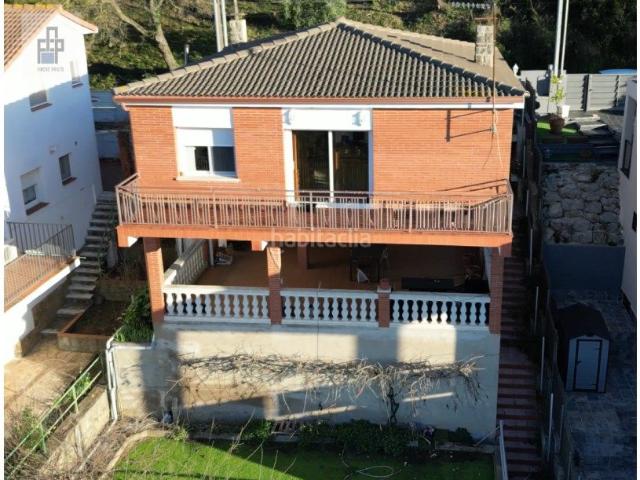 Casa en venta en Torrelles de Llobregat. Encantadora Casa a 4 Vientos con Vistas Panorámicas en Torrelles de Llobregat. Casas Torrelles de.