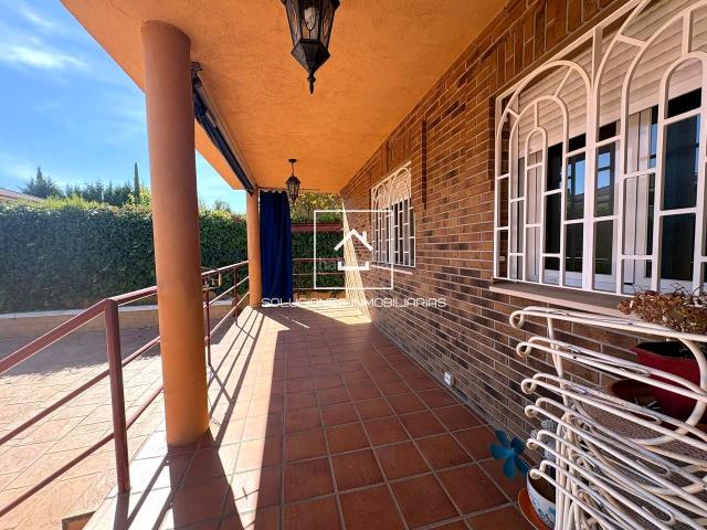 Casa en venta en Torres de la Alameda. CHALET INDEPENDIENTE EN TORRES DE LA ALAMEDA. Casas Torres de la.
