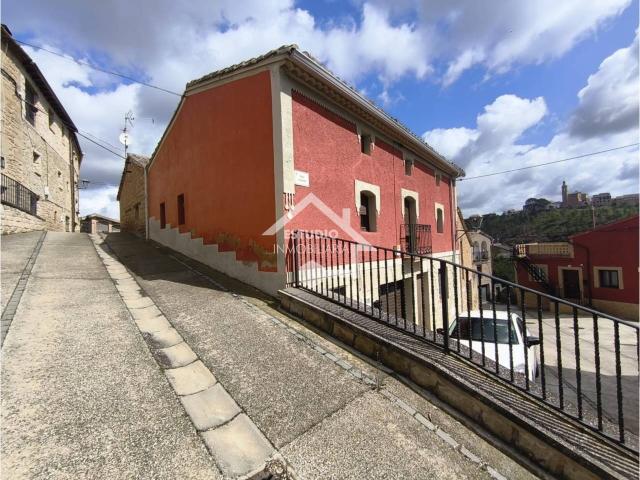 Casa en venta en Torres del Río: Amplia y luminosa vivienda de 6 habitaciones