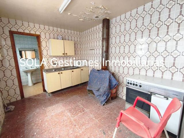 Casa en venta en Torreperogil. Casa OBISPO BASULTO V. Casas.