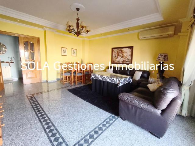 Casa en venta en Torreperogil. casa VELÁZQUEZ. Casas.