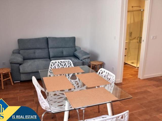 Casa en venta en Torrevieja, Zona Carrefour Urbanizaciones. Bungalow reformado con piscina comunitaria, en la provincia de Alicante, en la ciudad de Torrevieja, en la zona de Torreta. 1 habi. Casas.