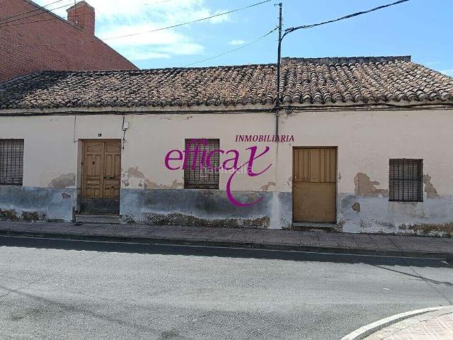 Casa en venta en Torrijos. CASA EN VENTA EN TORRIJOS A REFORMAR! 420 M2 DE PARCELA. Casas.