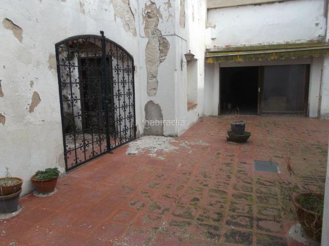 Casa en venta en Torroella de Montgrí Costa Brava. Casa de pueblo de 6 habitaciones por reformar. Casas Torroella de.