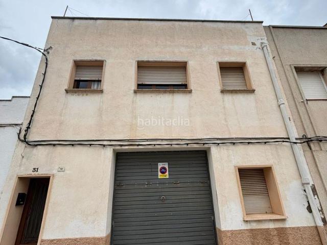Casa en venta en Tortosa, Urbanitzacions Costa Dorada. Casa de pueblo con garaje y terraza en pleno centro de Campredó. Casas.