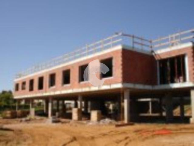 Casa en venta en Trazo. EXCELENTE OPORTUNIDAD PARA USO HOTELERO RESIDENCIA PARA LA TERCERA EDAD EN CONSTRUCCION SITUADA A 10 MINUTOS DE SANTIAGO DE COMPOS. Casas.
