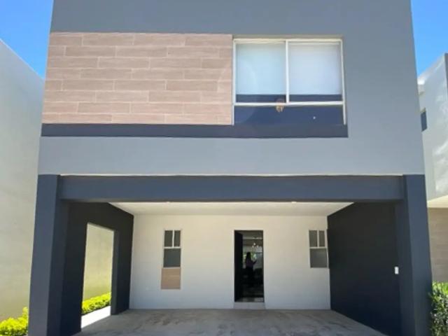 CASA EN VENTA RESIDENCIAL TRIANA AL PONIENTE DE SALTILLO, COAH