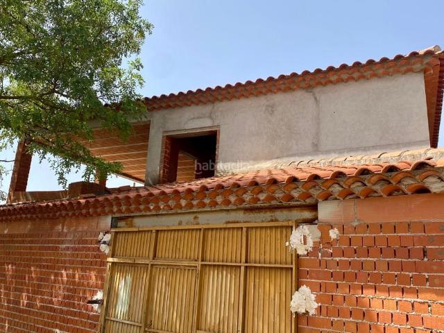 Casa en venta en Tribaldos. Chalet sin terminar segregable en Calle Carnicería Tribaldos. Casas.