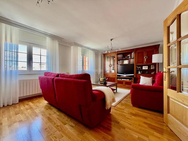 Casa en venta en Trobajo del camino. Casas Trobajo del.