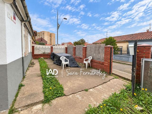 Casa en venta en Trobajo del camino. Casas Trobajo del.